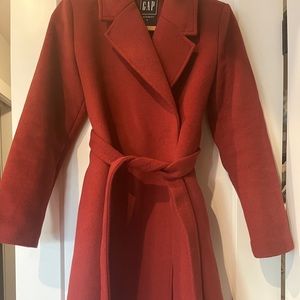 GAP Maternity trench coat, Size S, Just bought in Jan. 2022. In new condition.